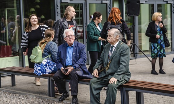 60-lecie Wydziału Budownictwa i Architektury Politechniki Lubelskiej. Zjazd absolwentów, odsłonięcie rzeźby koziołka lubelskiego o imieniu Stach.