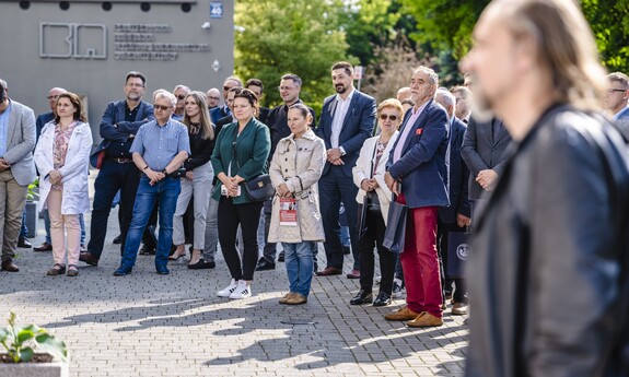 60-lecie Wydziału Budownictwa i Architektury Politechniki Lubelskiej. Zjazd absolwentów, odsłonięcie rzeźby koziołka lubelskiego o imieniu Stach.