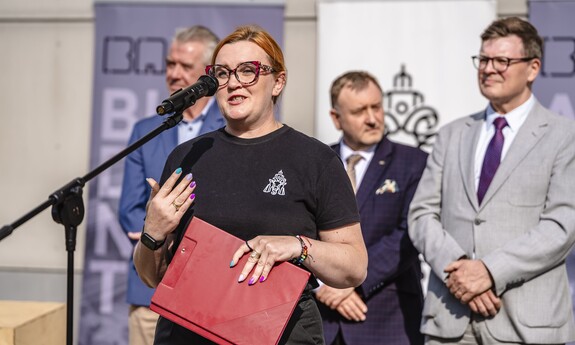 60-lecie Wydziału Budownictwa i Architektury Politechniki Lubelskiej. Zjazd absolwentów, odsłonięcie rzeźby koziołka lubelskiego o imieniu Stach.